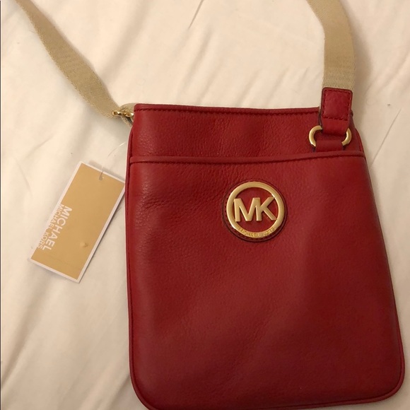 Michael Kors Handbags - MAKE AN OFFER ⭐️NWT Michael Kors Crossbody
